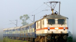 यात्रीगण कृपया ध्यान दें! रतलाम रेलवे से गुजरने वाली 8 ट्रेनें रद्द, कई के बदले गए मार्ग, यहां चेक करें लिस्ट