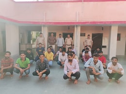 Kota Students: कोटा में गर्ल्स कोचिंग स्टूडेंट्स पर कमेंट कर रहे थे मनचले, पुलिस ने खिलाई हवालात की हवा Kota Students: कोटा में गर्ल्स कोचिंग स्टूडेंट्स पर कमेंट कर रहे थे मनचले, पुलिस ने खिलाई हवालात की हवा