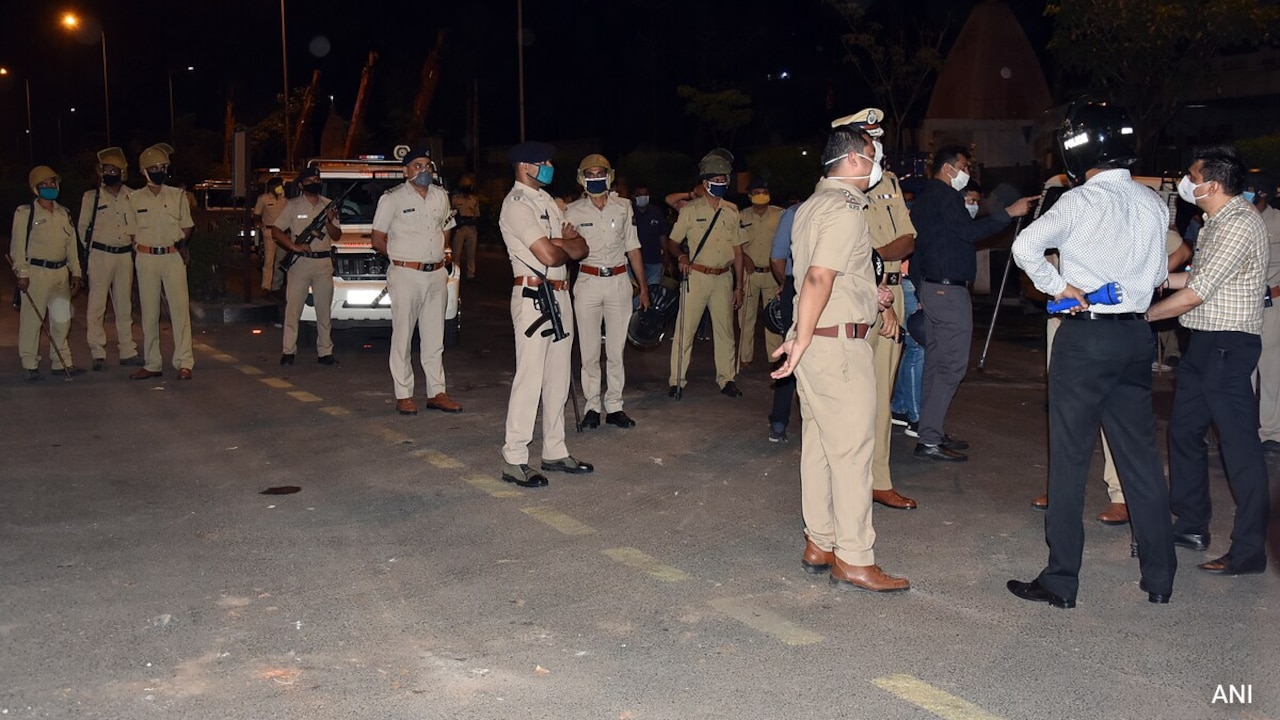 Gujarat Gang Targeted Grindr App Users, Robbed Them At Knifepoint, Busted