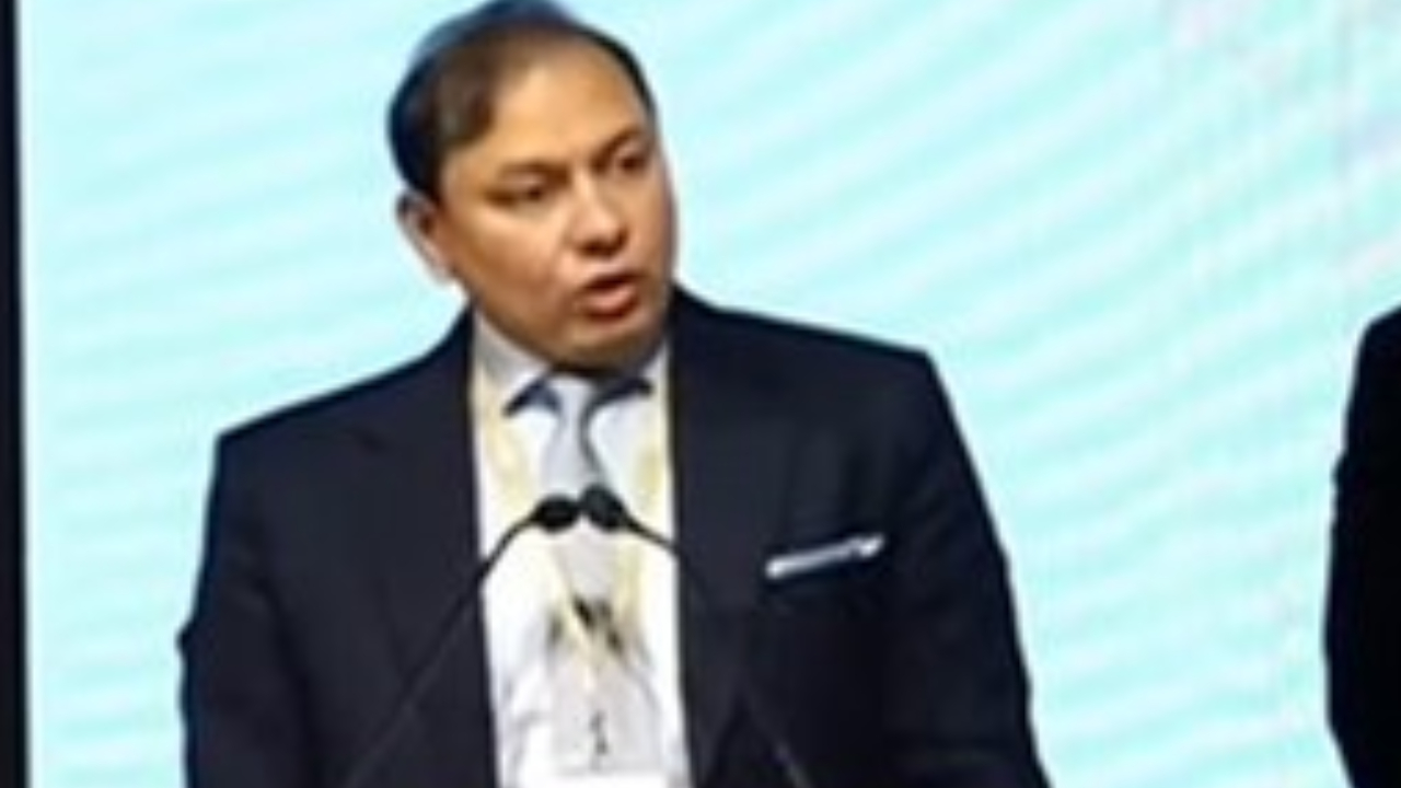 रीजनल इंडस्ट्री कॉन्क्लेव में प्रणव अदाणी, एमपी में 75000 करोड़ का करेंगे निवेश