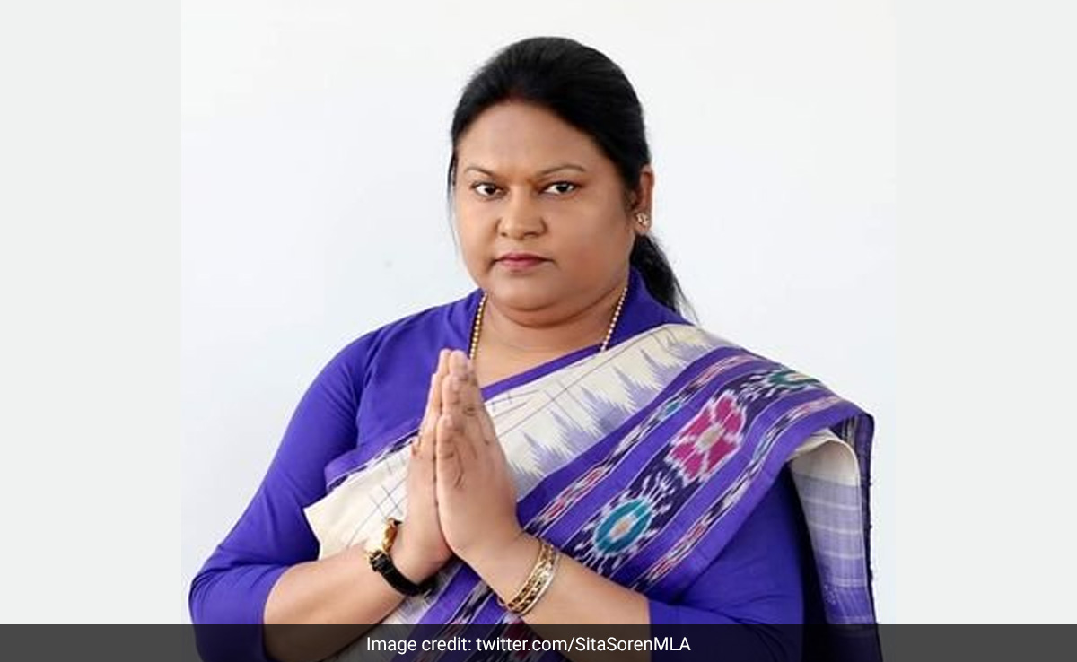 झारखंड: सीता सोरेन BJP में हुईं शामिल, आज ही JMM से दिया था इस्तीफा