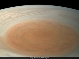 नासा ने शेयर की बृहस्पति के Great Red Spot की हैरतअंगेज तस्वीर, पृथ्वी से दोगुना बड़ा है इसका आकार