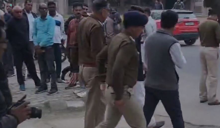 Haryana Professor Slits 8-Year-Old Daughter’s Throat, Then Dies By Suicide Haryana Professor Slits 8-Year-Old Daughter’s Throat, Then Dies By Suicide