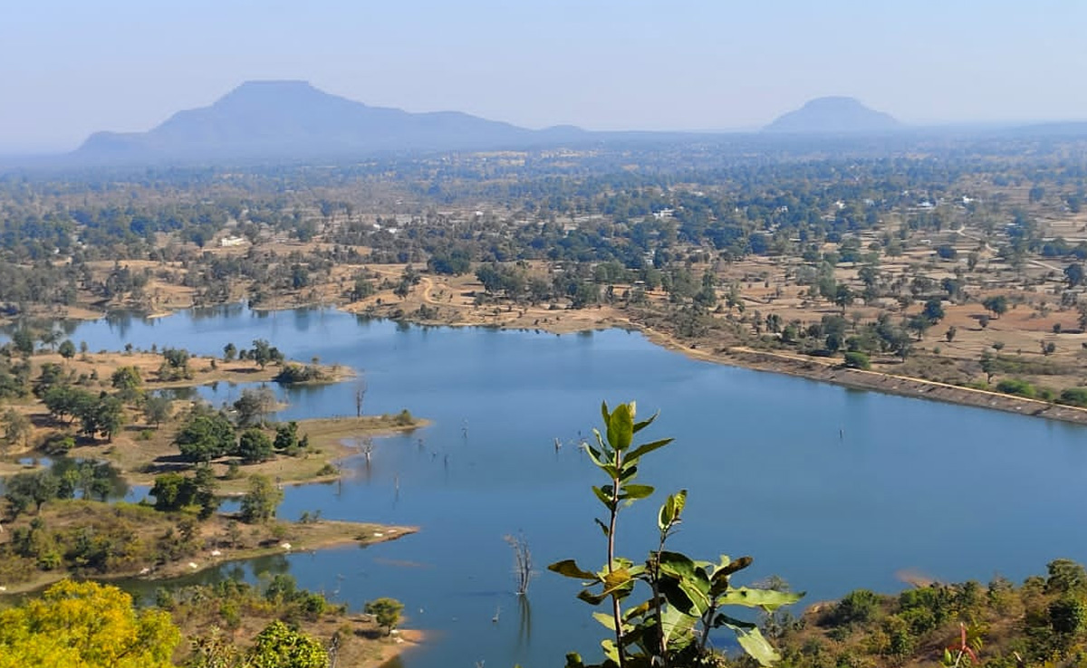 8 करोड़ खर्च करने के बाद 6 साल से ठप पड़ा साजाखाण्ड सिंचाई परियोजना का काम, बूंद-बूंद को तरसे किसान