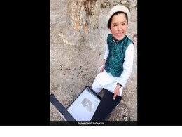 Pakistani Child Vlogger Goes Viral, Scores YouTube Silver Play Button Pakistani Child Vlogger Goes Viral, Scores YouTube Silver Play Button