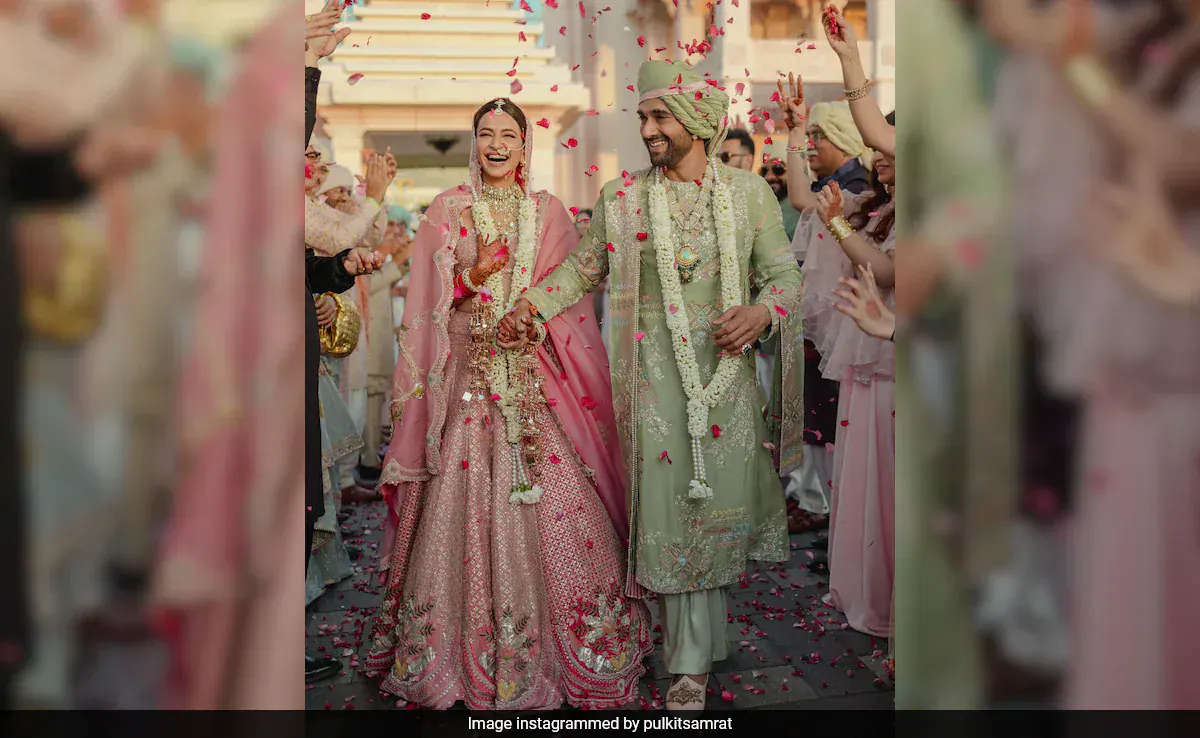 Viral: Kriti Kharbanda's Pink Wedding Lehenga Is An Ode To Pulkit Samrat's Late Mother