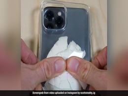 iPhone के ऊपर फोड़ा अंडा फिर मारा हथौड़ा, 'मोबाइल कवर' बनाने का अजीबोगरीब जुगाड़ देख यूजर्स ने लगा दी क्लास iPhone के ऊपर फोड़ा अंडा फिर मारा हथौड़ा, 'मोबाइल कवर' बनाने का अजीबोगरीब जुगाड़ देख यूजर्स ने लगा दी क्लास