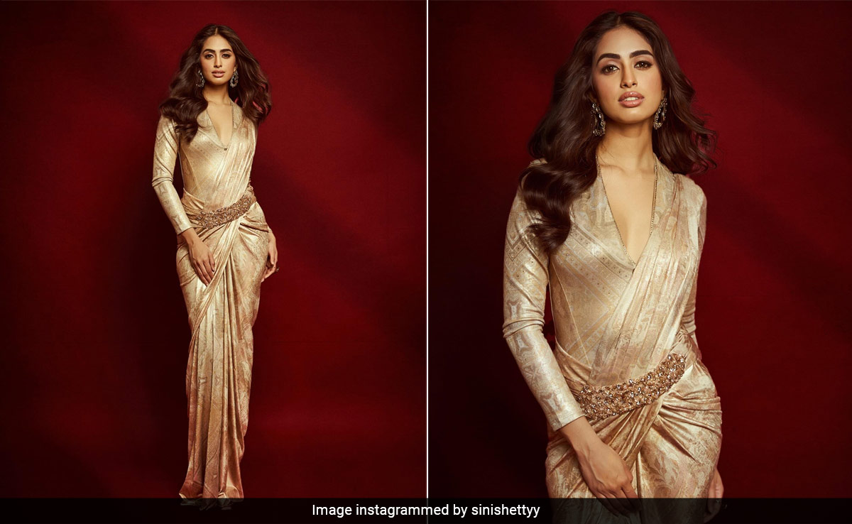 Sini Shetty Is Giving Cocktail Glamour In A Gleaming Gold Tarun Tahiliani <i>Saree</i>
