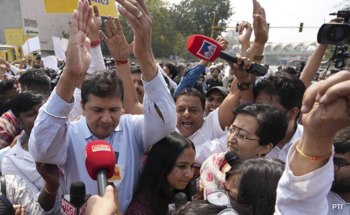 केजरीवाल की गिरफ्तारी के विरोध में आज AAP करेगी पीएम आवास का घेराव, पुलिस ने कड़ी की सुरक्षा