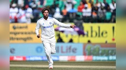 Kuldeep Yadav ने बनाया यह खास रिकॉर्ड, भारतीय क्रिकेट के इतिहास में ऐसा करने वाले पहले गेंदबाज बने