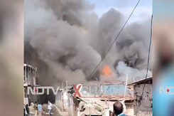 Bhopal Fire:अरविंद विहार के टेंट हाउस गोदाम में लगी भीषण आग Bhopal Fire:अरविंद विहार के टेंट हाउस गोदाम में लगी भीषण आग