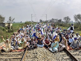 Farmers To Stage 'Rail Roko' In Punjab At 12 Noon Tomorrow Farmers To Stage 'Rail Roko' In Punjab At 12 Noon Tomorrow