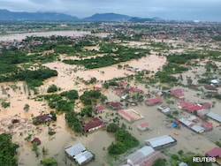Starvation Fears As Flood Toll Passes 900 In Indonesia