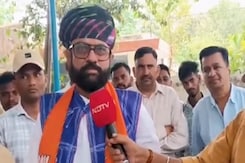 कांग्रेस छोड़ बीजेपी में आए महेंद्रजीत सिंह मालवीय का क्या है चुनावी प्लान? कांग्रेस छोड़ बीजेपी में आए महेंद्रजीत सिंह मालवीय का क्या है चुनावी प्लान?