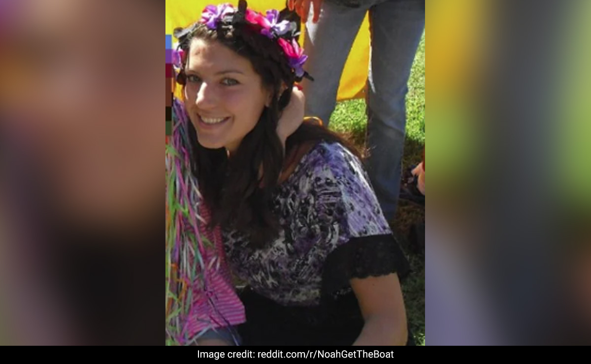 Married US Teacher Caught Having Sex With Student In Car, Arrested