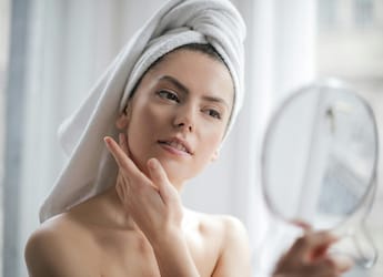 Too Lazy For A Skincare Routine? Quick & Easy Tips To Keep Your Skin Healthy