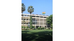 IIT छोड़कर इस University में छात्र ले रहें हैं दाखिला, जानिए-आखिर क्या है इसकी वजह