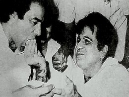 धर्मेंद्र को याद आया पुराना दोस्त, आज इस दुनिया में नहीं है उनका जिगरी यार लेकिन दर्द है कि कम ही नहीं होता धर्मेंद्र को याद आया पुराना दोस्त, आज इस दुनिया में नहीं है उनका जिगरी यार लेकिन दर्द है कि कम ही नहीं होता