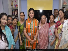 5 Facts On Navneet Rana, BJP Amravati Candidate Who Was At The Centre Of Hanuman Chalisa Row 5 Facts On Navneet Rana, BJP Amravati Candidate Who Was At The Centre Of Hanuman Chalisa Row