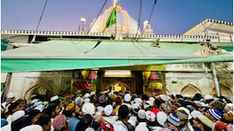 Eid 2024: ईद के मौके पर अजमेर दरगाह में खुला जन्नती दरवाजा, तोप दागने के बाद अदा हुई नमाज