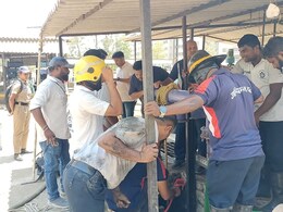 नवीन वर्षाच्या सुरुवातीलाच मृत्यूने गाठलं, श्वास गुदमरुन चार कामगारांचा अंत