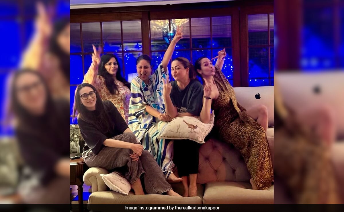 Kareena Kapoor With Her OG <i>Crew</i> - Karisma, Malaika-Amrita Arora And Mallika Bhat