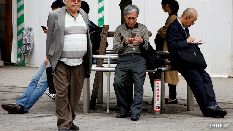 Japan's Centenarian Population Nears 100,000, 88% Are Women