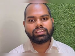 वडिलांचं निधन नंतर आईलाही गमावलं; लेकाने UPSC मध्ये दुसऱ्या क्रमांकावर येत वाहिली श्रद्धांजली वडिलांचं निधन नंतर आईलाही गमावलं; लेकाने UPSC मध्ये दुसऱ्या क्रमांकावर येत वाहिली श्रद्धांजली