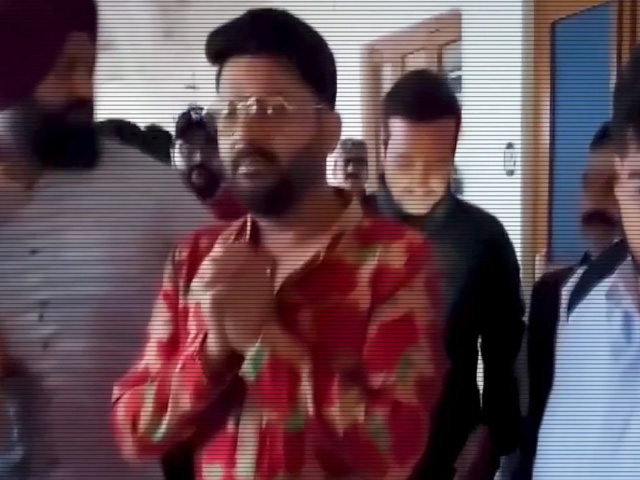 Kapil Sharma Offers Prayers At Mata Vaishno Devi Shrine