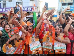 लोकसभा चुनाव में पार्टियों ने अपनाया प्रचार का खास अंदाज, स्थानीय बोलियों-लोकगीतों और पैरोडी से वोटर्स को लुभाने की कोशिश लोकसभा चुनाव में पार्टियों ने अपनाया प्रचार का खास अंदाज, स्थानीय बोलियों-लोकगीतों और पैरोडी से वोटर्स को लुभाने की कोशिश