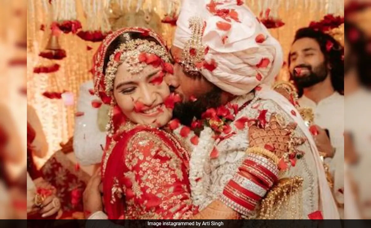 New Pics From Arti Singh And Dipak Chauhan's Wedding Album