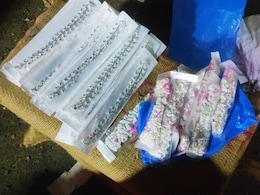 Lok Sabha Election से पहले MP पुलिस ने 40 लाख की चांदी की बरामद, आगरा से इंदौर भेजने की थी तैयारी Lok Sabha Election से पहले MP पुलिस ने 40 लाख की चांदी की बरामद, आगरा से इंदौर भेजने की थी तैयारी