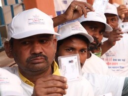 MP Lok Sabha Election 2024: MP में सुबह 9 बजे तक 15 फीसदी मतदान, नक्सल प्रभावित दुगलई केंद्र पर शत प्रतिशत हुई वोटिंग