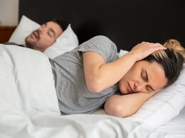 कपल्स में तेजी से पॉपुलर हो रहा है Sleep Divorce, जानिए इस अनोखे ट्रेंड का क्या पड़ता है रिलेशनशिप पर असर कपल्स में तेजी से पॉपुलर हो रहा है Sleep Divorce, जानिए इस अनोखे ट्रेंड का क्या पड़ता है रिलेशनशिप पर असर