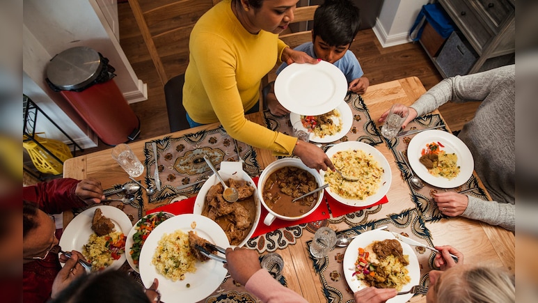 7 बजे तक डिनर करना क्यों है जरूरी और क्या हैं फायदे? जानने के बाद चौंक जाएंगे