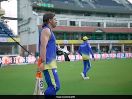 Watch: MS Dhoni Fires Warning To KKR, Not With Words But With His Bat Watch: MS Dhoni Fires Warning To KKR, Not With Words But With His Bat