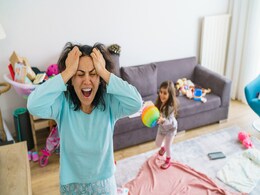 Perfect Parenting! बच्चों को परफेक्ट बनाने के चक्कर में पेरेंट्स हो रहे तनाव, चिंता और डिप्रेशन का शिकार, शोध में चौकाने वाला खुलासा Perfect Parenting! बच्चों को परफेक्ट बनाने के चक्कर में पेरेंट्स हो रहे तनाव, चिंता और डिप्रेशन का शिकार, शोध में चौकाने वाला खुलासा