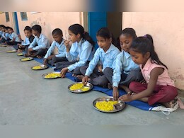 आता शालेय पोषण आहारात अंडा-सोयाबीन पुलाव अन् मोड आलेली कडधान्य, 15 नव्या पदार्थांचा समावेश