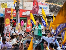 Lok Sabha Polls 2024: Women Wearing Caps, Scarfs With AAP's Logo At Sunita Kejriwal's Maiden Roadshow Lok Sabha Polls 2024: Women Wearing Caps, Scarfs With AAP's Logo At Sunita Kejriwal's Maiden Roadshow