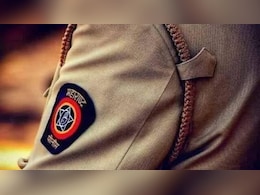 निवडणूक आयोगाचा आदेश, राज्यातील 263 पोलीस अधिकाऱ्यांची तडकाफडकी जिल्हाबाह्य बदली!  निवडणूक आयोगाचा आदेश, राज्यातील 263 पोलीस अधिकाऱ्यांची तडकाफडकी जिल्हाबाह्य बदली!