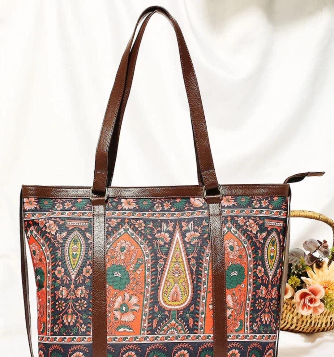 Best Deals On Branded Handbags, Wallets From Myntra