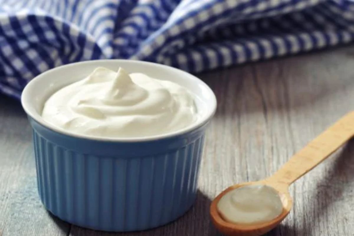 Incorporating a bowl of curd into your lunch can provide multifaceted health benefits