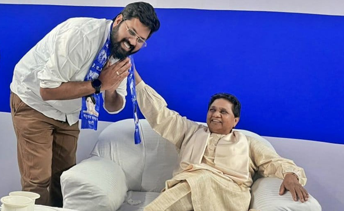 MP News: चुनाव से ठीक पहले कांग्रेस को फिर लगा बड़ा झटका, युवा दलित नेता देवाशीष जरारिया हाथ का साथ छोड़कर हाथी पर हुए सवार