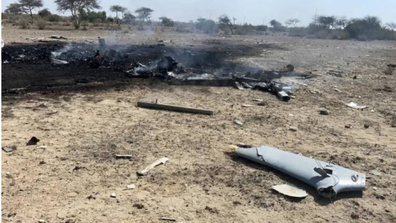 Jaisalmer Plane Crash: जैसलमेर में क्रैश हुआ वायुसेना का टोही विमान, तेज धमाके के बाद लगी आग