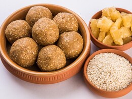 इस बार त्योहारों पर मिठाई को दें हेल्दी ट्विस्ट, घर पर बनाएं खजूर और मेवों से बने स्वादिष्ट और सेहतमंद ड्राई फ्रूट्स लड्डू इस बार त्योहारों पर मिठाई को दें हेल्दी ट्विस्ट, घर पर बनाएं खजूर और मेवों से बने स्वादिष्ट और सेहतमंद ड्राई फ्रूट्स लड्डू
