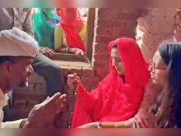पति के प्रचार में निकलीं अशोक गहलोत की बहू ने दिखाई दरियादिली, हर कोई कर रहा तारीफ पति के प्रचार में निकलीं अशोक गहलोत की बहू ने दिखाई दरियादिली, हर कोई कर रहा तारीफ
