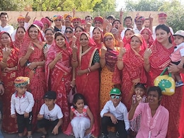 Rajasthan Lok Sabha Voting: पोलिंग बूथ पर एक साथ पहुंचे 5 पीढ़ियों के 70 से अधिक लोग, समझाई 1-1 वोट की अहमियत Rajasthan Lok Sabha Voting: पोलिंग बूथ पर एक साथ पहुंचे 5 पीढ़ियों के 70 से अधिक लोग, समझाई 1-1 वोट की अहमियत