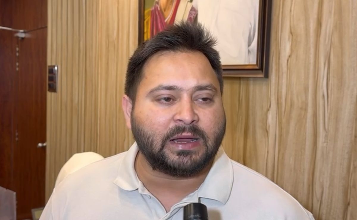"BJP's '400-Paar' Film Flopped On Day 1 Of Polls": Tejashwi Yadav