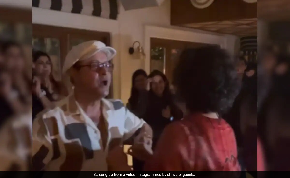 Sachin And Supriya Pilgaonkar "Burnt The Dance Floor" At Daughter Shriya's Birthday Party
