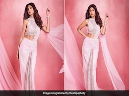 Shilpa Shetty Clocks In On The Cocktail <i>Saree</i> Hour With This Trendy "Cherry Blossom" Tarun Tahiliani Pick Shilpa Shetty Clocks In On The Cocktail <i>Saree</i> Hour With This Trendy "Cherry Blossom" Tarun Tahiliani Pick